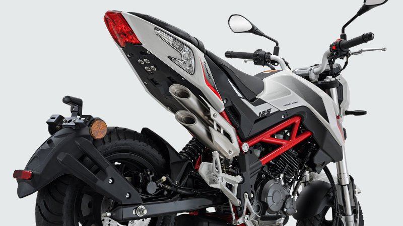 Benelli naked top t 125